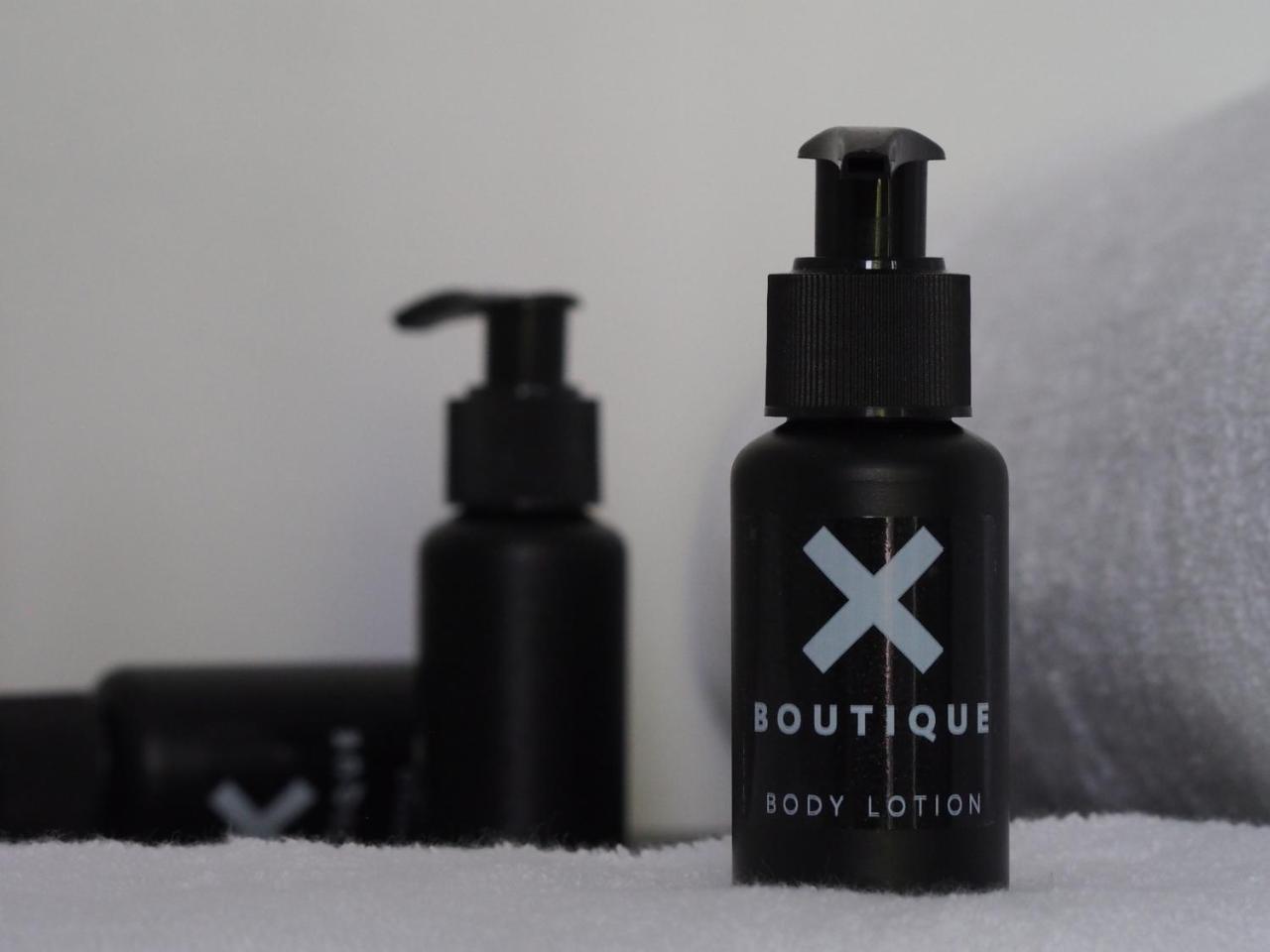 ホテル Boutique X Pueblo, ベナルマデナ エクステリア 写真